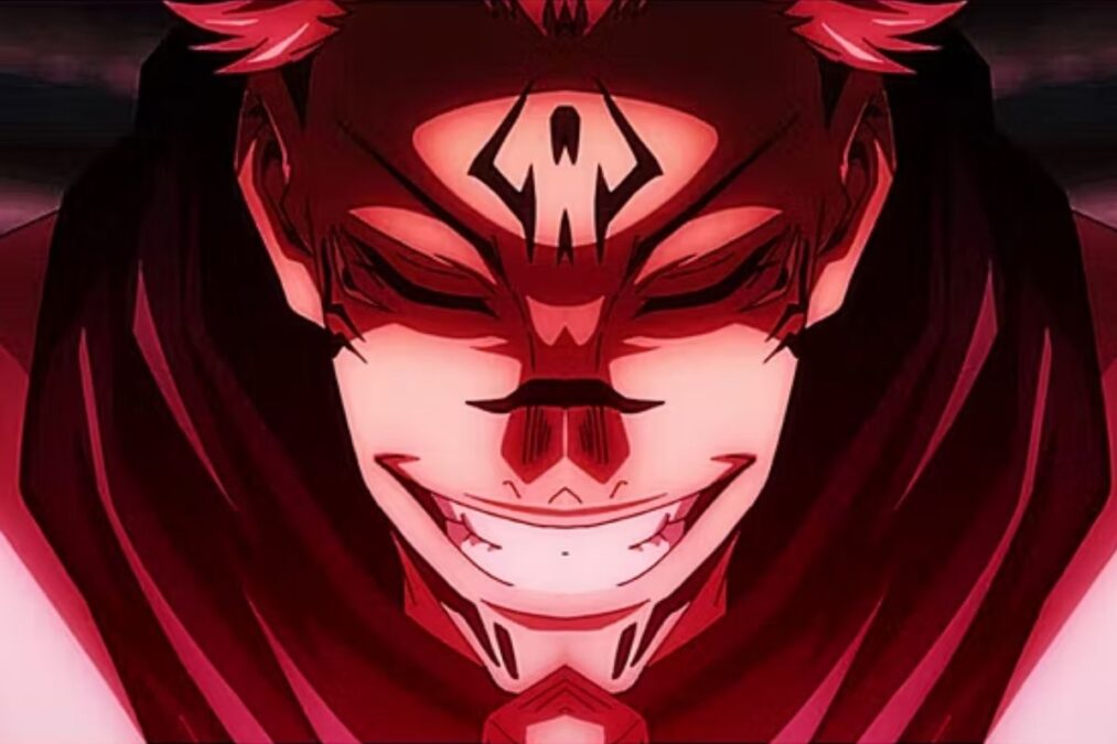Un cosplay impressionnant de Sukuna de Jujutsu Kaisen, incarnant le terrifiant Roi des Malédictions