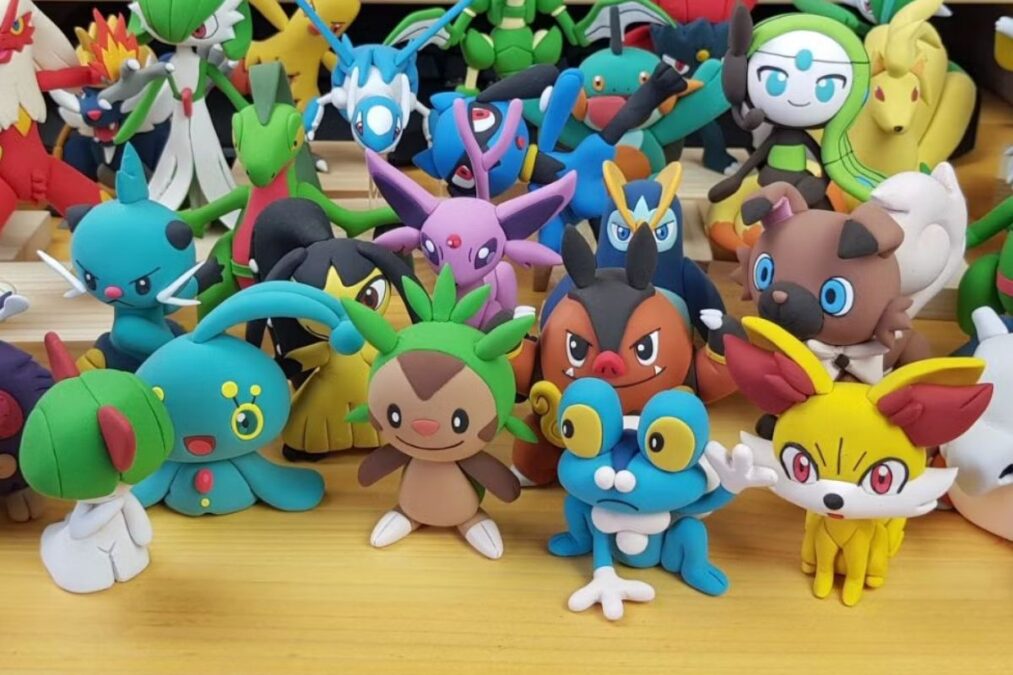 Un artiste talentueux et fan de Pokémon dévoile sa magnifique collection de poupées Pokémon réalistes