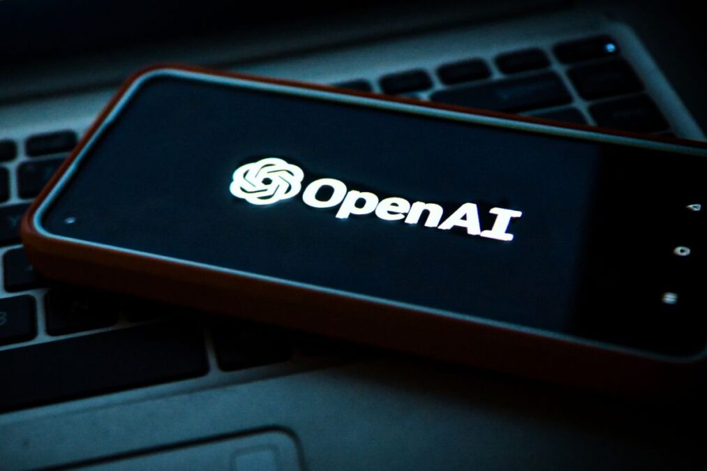 Comment OpenAI peut-elle améliorer la transparence et l'équité dans le traitement des données personnelles par ChatGPT