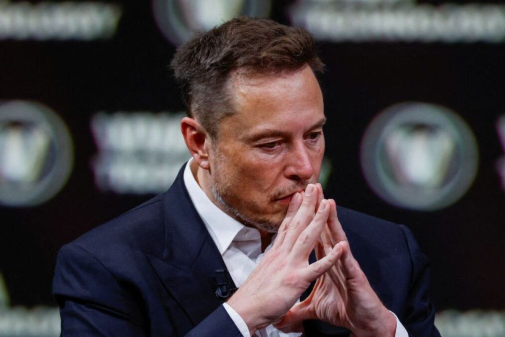 Crise dans l'automobile Chute des bénéfices chez Tesla, Fisker en difficulté et lutte pour le contrôle des VE en Californie