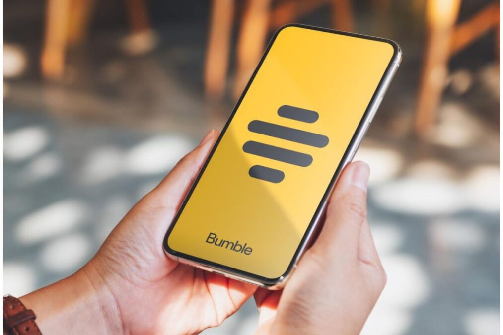 Comment Bumble utilise-t-il l'intelligence artificielle pour améliorer la sécurité et la confiance sur sa plateforme de rencontres ?