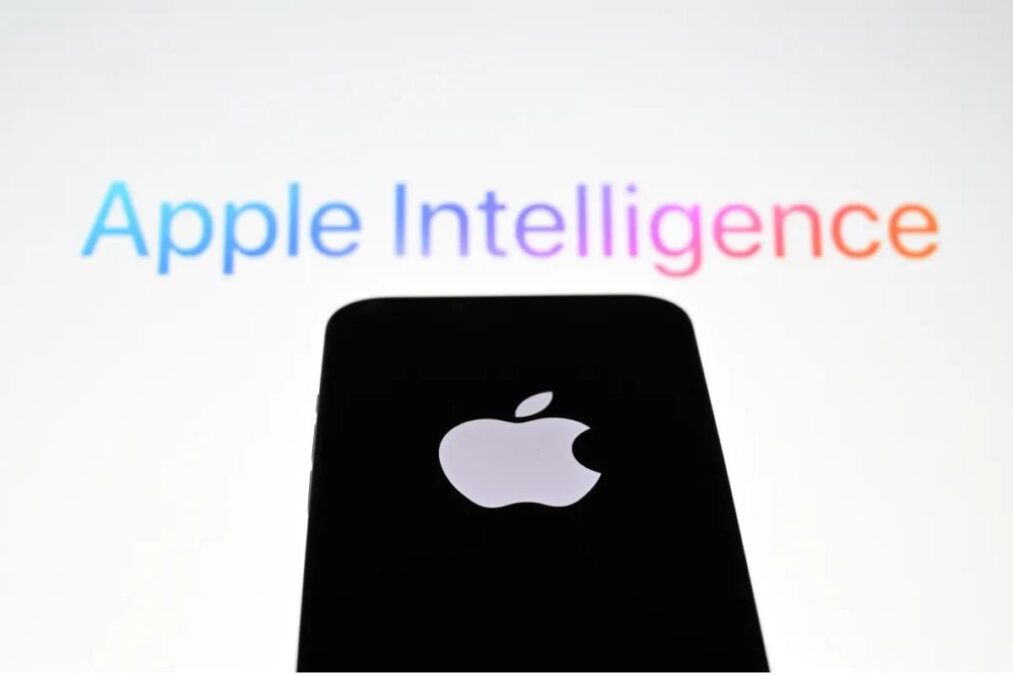 Comment la nouvelle fonctionnalité Clean Up d'Apple se compare-t-elle aux outils similaires de Google Photos ?