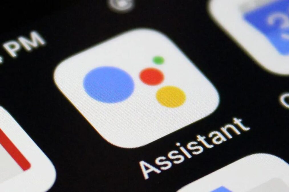 Quelles sont les principales améliorations apportées par l'intégration de Gemini dans Google Assistant