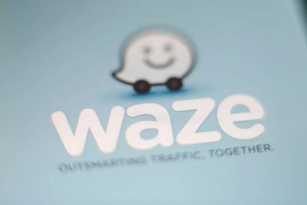 Waze saura-t-il regagner la confiance des utilisateurs iPhone avec sa future alternative vocale après l’échec prolongé de Google Assistant ?