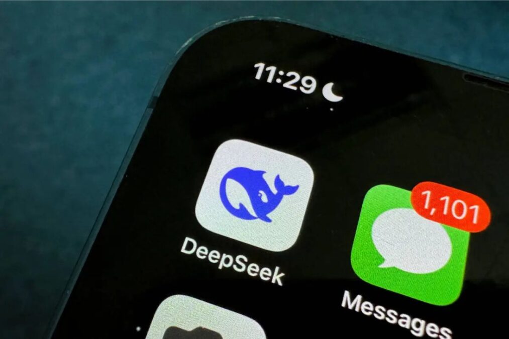 DeepSeek : tout savoir sur le chatbot d’IA chinois qui défie ChatGPT et bouscule le marché mondial de l’intelligence artificielle
