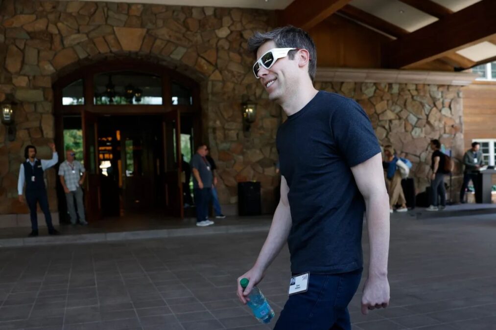 Sam Altman a-t-il raison de dire que les bots font paraître les réseaux sociaux plus « faux » que jamais ?