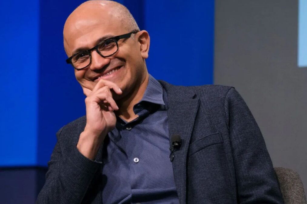 Microsoft peut-elle conserver son avance sur OpenAI grâce à ses nouveaux data centers IA équipés de GPU Nvidia Blackwell Ultra ?