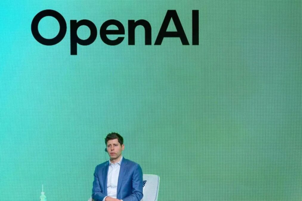 Pourquoi OpenAI a-t-elle choisi de devenir une société à but lucratif encadrée par une fondation indépendante ?