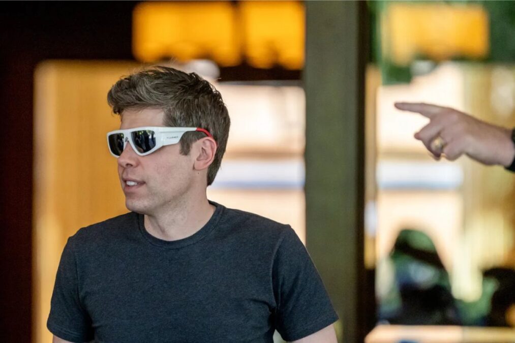 Comment Sam Altman justifie-t-il la croissance fulgurante d’OpenAI tout en écartant l’idée d’une introduction en bourse prochaine ?