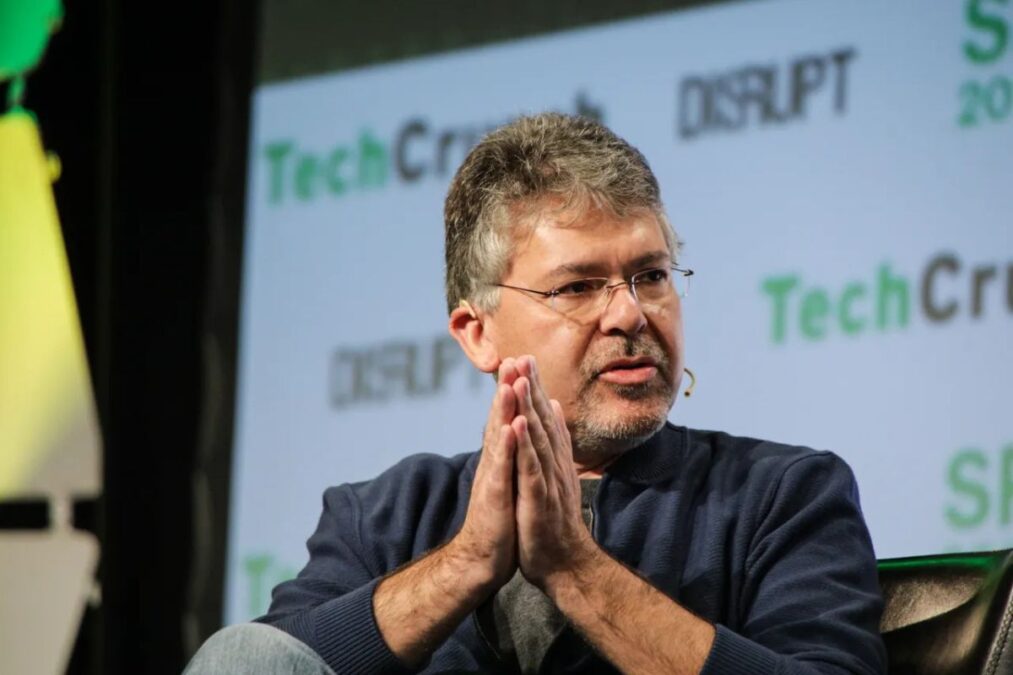 Apple peut-il enfin rattraper son retard en IA grâce à son nouveau chef venu de Google et Microsoft ?