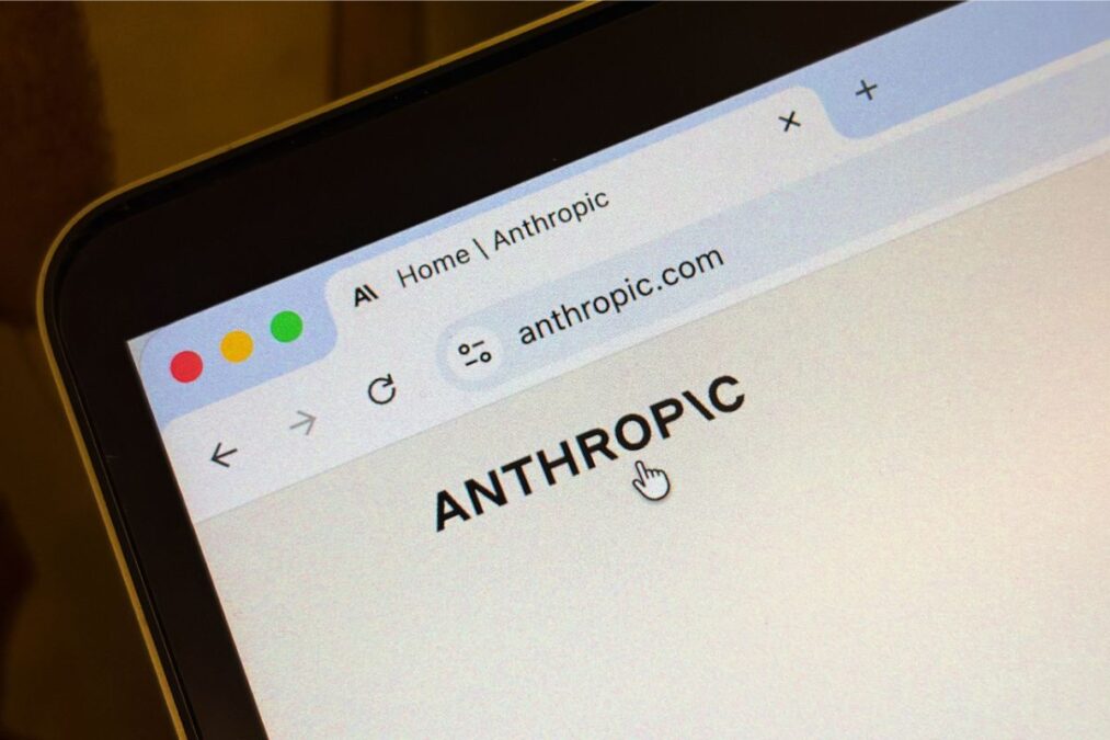 Pourquoi Anthropic mise-t-elle sur l’Inde et recrute une ancienne dirigeante de Microsoft pour accélérer son développement IA ?