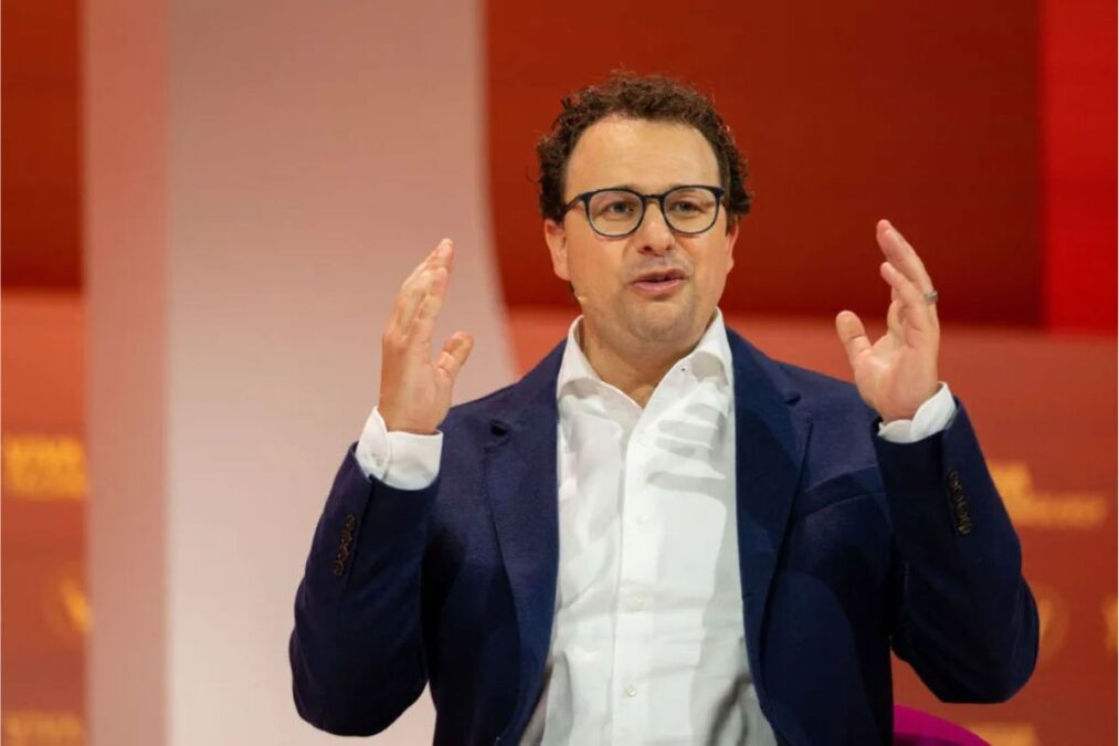Pourquoi Dario Amodei d'Anthropic critique-t-il la vente de puces Nvidia à la Chine lors du Forum de Davos ?