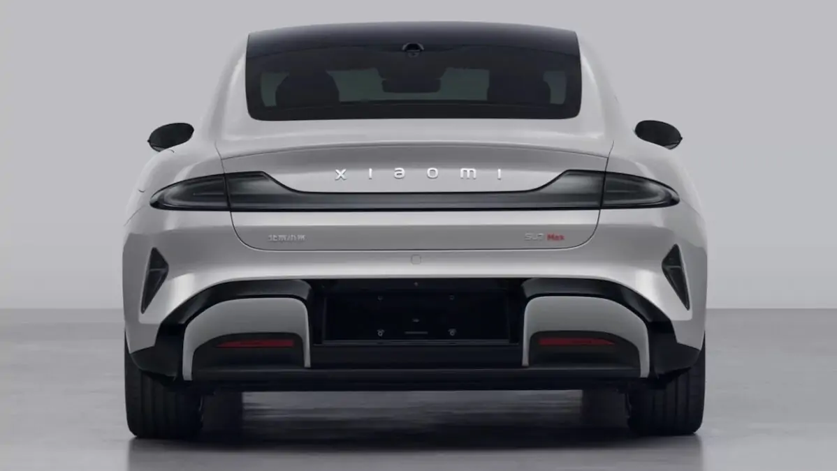 Le design de la Xiaomi SU7 se distingue par ses lignes sportives