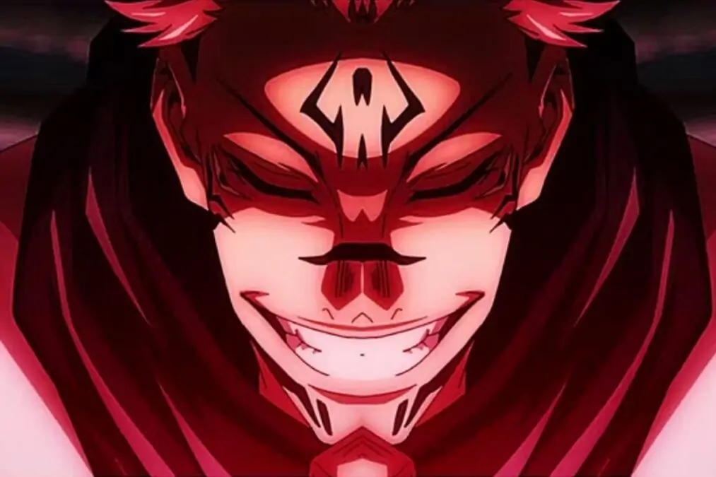 Un cosplay impressionnant de Sukuna de Jujutsu Kaisen, incarnant le terrifiant Roi des Malédictions