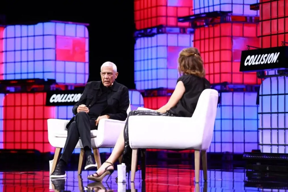 Comment l'IA peut-elle contribuer à une croissance économique équitable selon Vinod Khosla