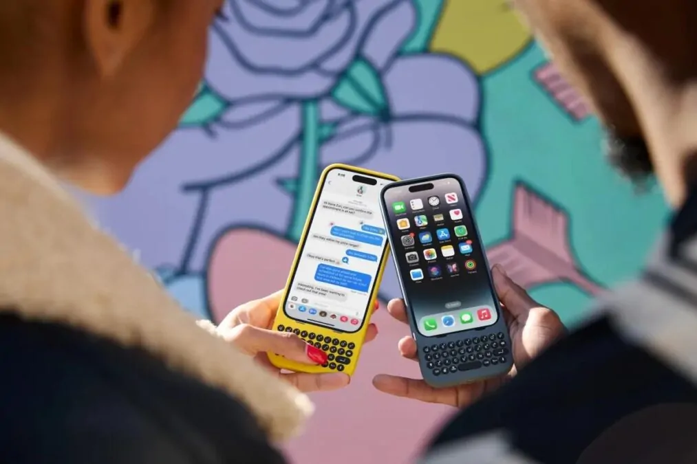 Le clavier Clicks pour iPhone peut-il vraiment remplacer la commodité des écrans tactiles modernes, ou est-ce simplement un retour nostalgique à l'ère des BlackBerry