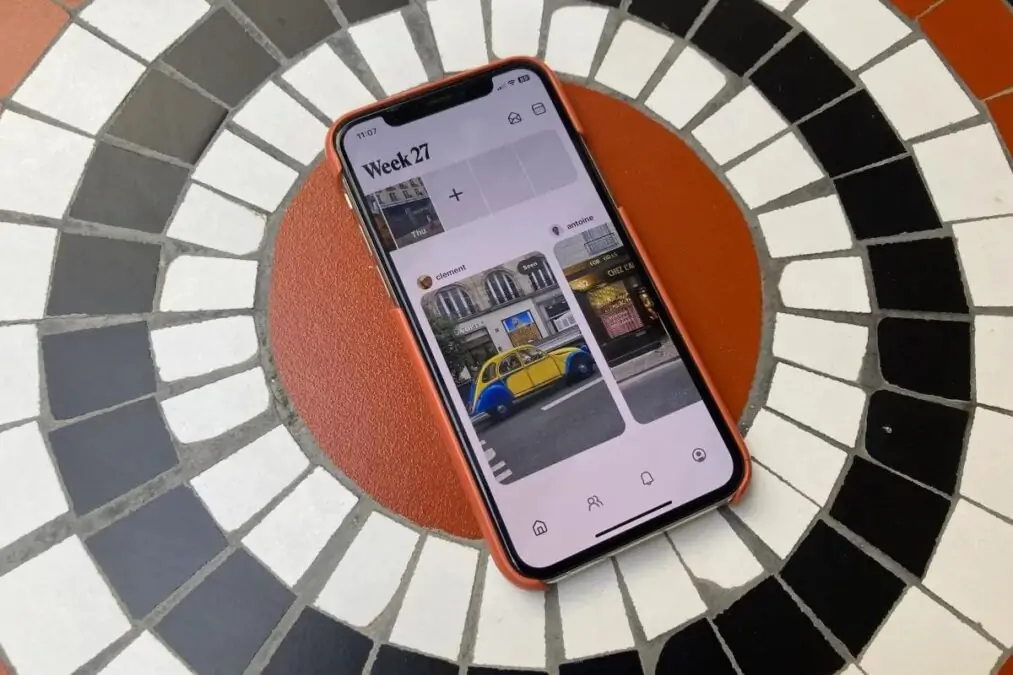 Comment Retro peut-elle maintenir sa compétitivité face à Google Photos tout en conservant son approche unique centrée sur la confidentialité et la simplicité ?