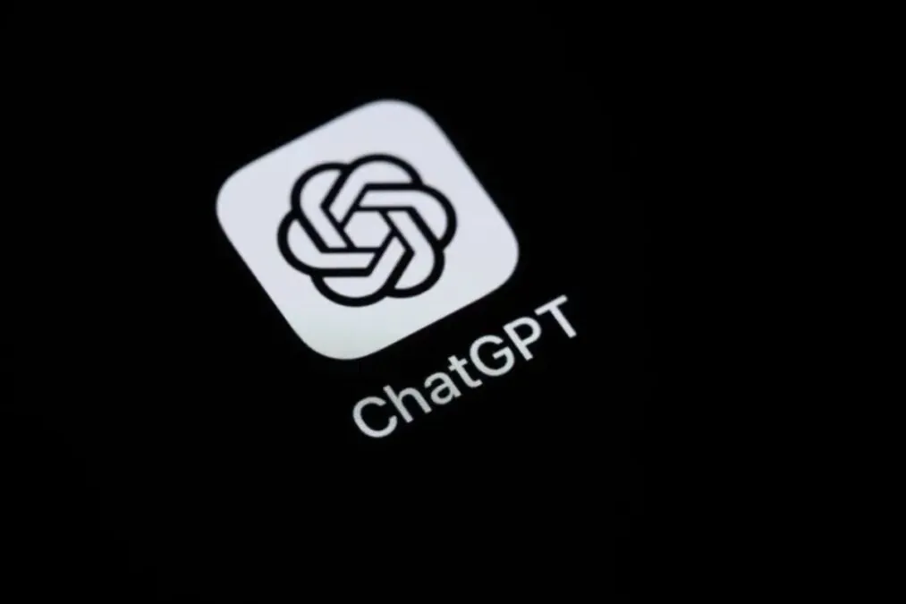 Quels sont les risques potentiels de la "recherche inversée de localisation" avec ChatGPT pour la confidentialité des utilisateurs, et comment OpenAI peut-il y répondre ?