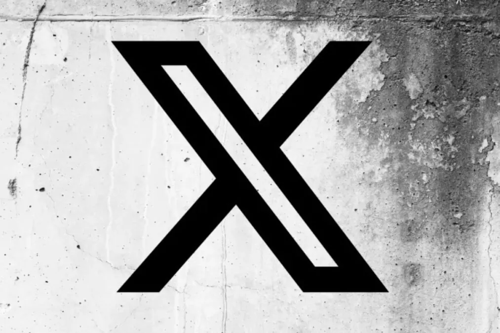 En quoi l’introduction de la carte physique de X pourrait-elle transformer le marché des paiements numériques et des services bancaires ?