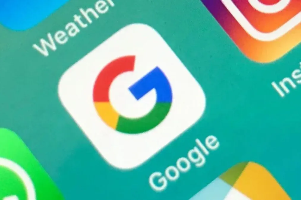 Google Discover introduit des résumés IA : un coup dur pour les éditeurs de contenu et le trafic web
