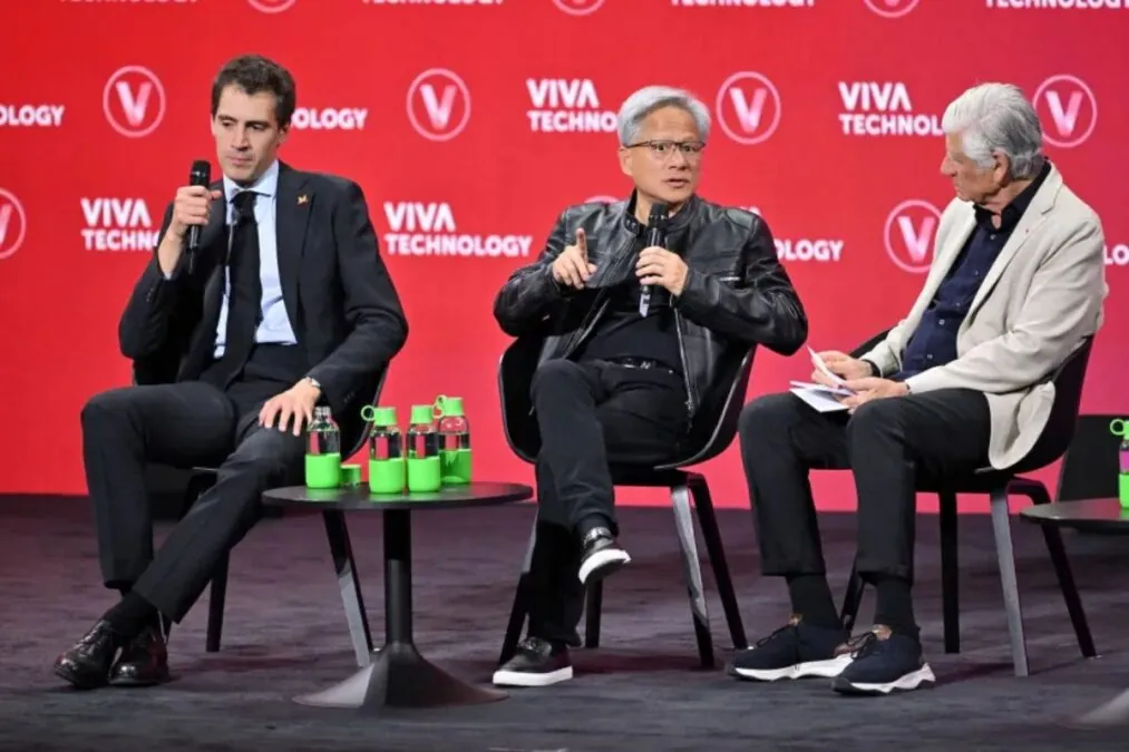 Pourquoi Mistral cherche-t-elle à lever 1 milliard de dollars pour booster son développement en IA ?