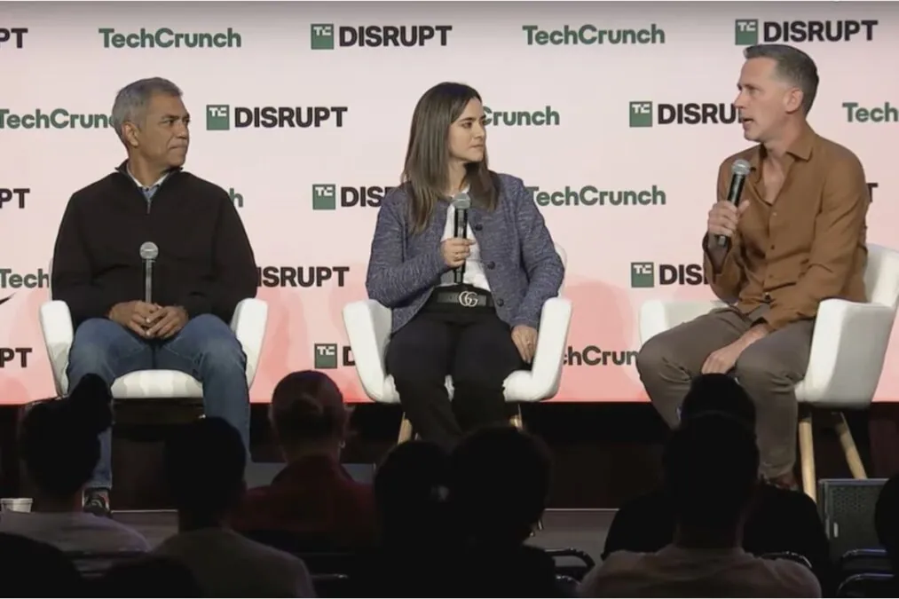 Comment l'IA transforme-t-elle les stratégies de mise sur le marché à TechCrunch Disrupt 2025 ?
